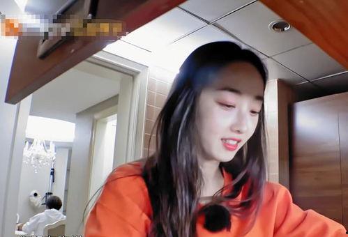 女友反差吃瓜视频,从日常到吃瓜，她的双重魅力揭秘